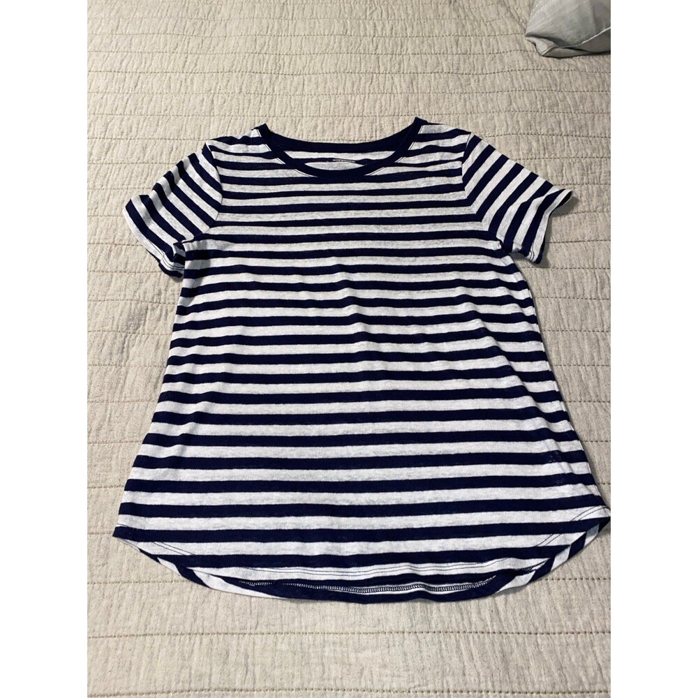 Navy and white top Medium